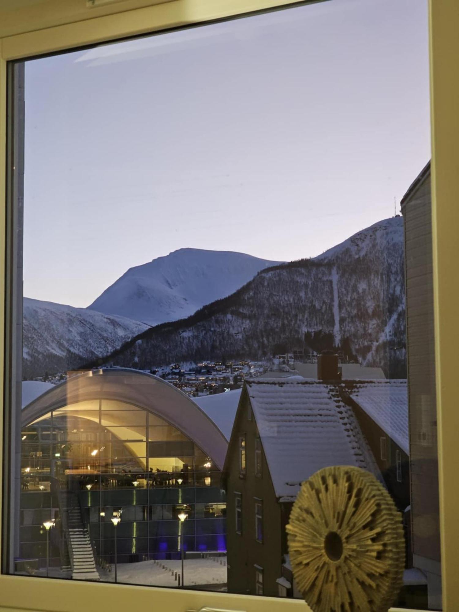 Supercentral City Apartment Eik Tromso Bagian luar foto